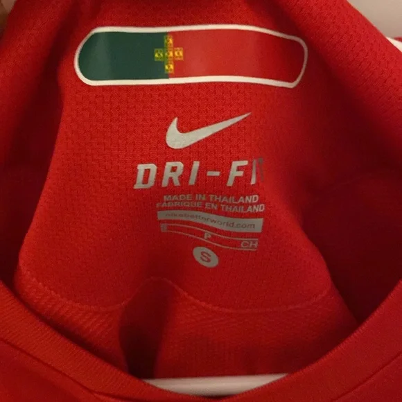 Nike 2010 World Cup Portugal Ronaldo home kit - Picture 4 of 5